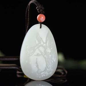 山料和田白玉雪梅吊坠