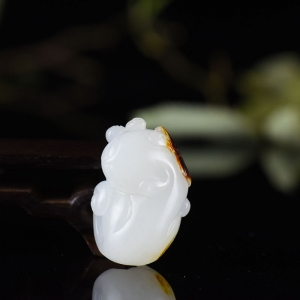 籽料和田白玉耄耋之年吊坠