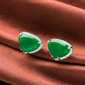 18K糯冰种翠绿翡翠耳钉