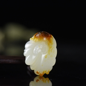 籽料和田白玉年年有余吊坠