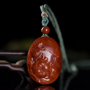 柿子红南红花开富贵吊坠