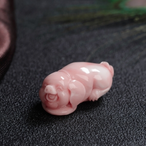 MOMO珊瑚招财猪吊坠