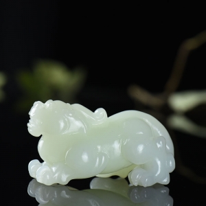 山料和田羊脂白玉貔貅手把件