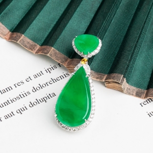 18K冰种阳绿翡翠吊坠