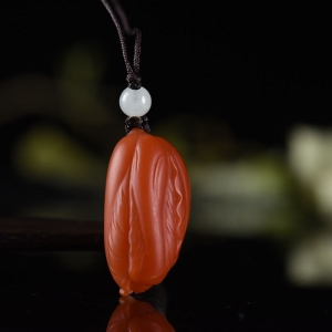 樱桃红南红摆财吊坠