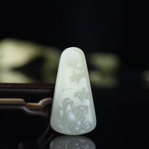 籽料和田白玉幽莲吊坠