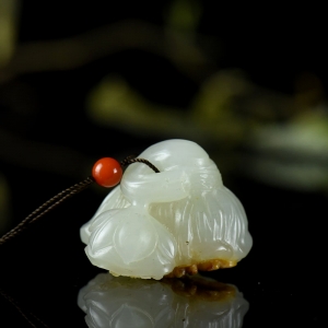 籽料和田白玉莲蓬吊坠