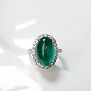 18K鲜绿祖母绿戒指