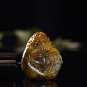 籽料和田玉黄沁钟馗吊坠
