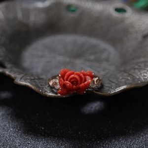 18K沙丁珊瑚牡丹花戒指