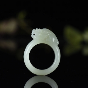 籽料和田白玉貔貅指环