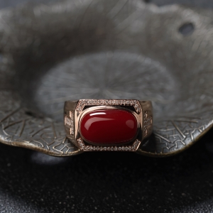 18K阿卡牛血红珊瑚戒指