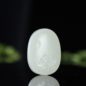 山流水料和田白玉花开富贵吊坠