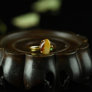 18K籽料和田玉原石幽莲戒指