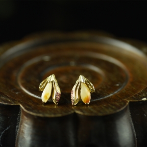 18K籽料和田玉原石玉兰花耳钉