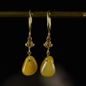 18K籽料和田玉原石耳坠