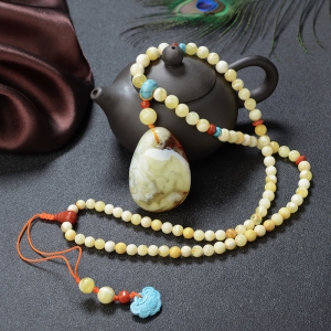 带皮白花蜜蜡水滴吊坠