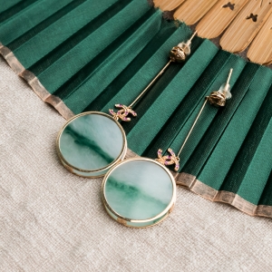 18K糯冰种飘花翡翠耳坠