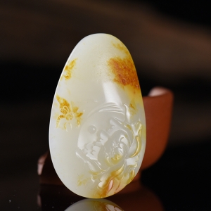 籽料和田白玉蝶恋花吊坠