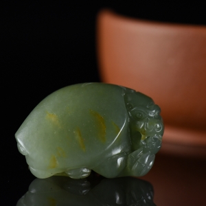 籽料和田青玉龙龟吊坠