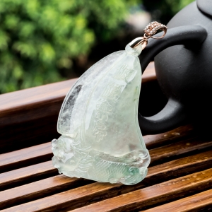 银镶冰种飘花翡翠一帆风顺吊坠