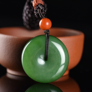 山料和田碧玉平安扣吊坠