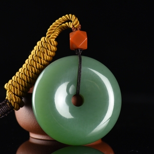 山料和田碧玉平安扣吊坠