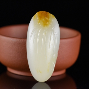 籽料和田白玉封侯吊坠