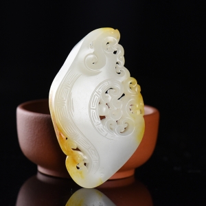 籽料和田白玉龙凤佩吊坠