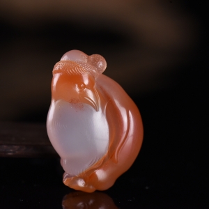 冰飘南红企鹅吊坠