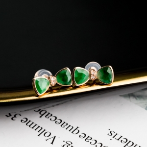 18K糯冰种翠绿翡翠蝴蝶结耳钉