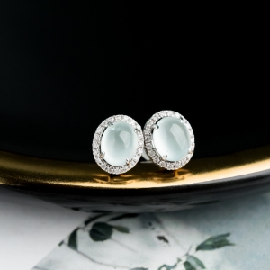 18K冰种淡晴水翡翠耳钉