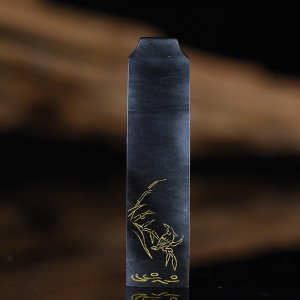 籽料和田玉青花荷塘清趣吊坠