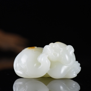 籽料和田白玉貔貅手把件