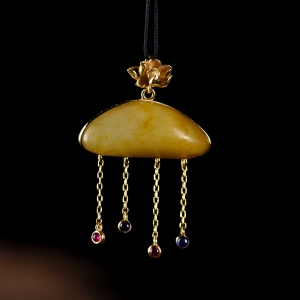 18K籽料和田玉原石吊坠