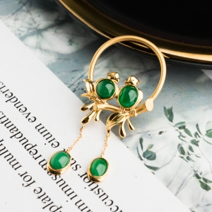 18K糯冰种翠绿翡翠情投意合吊坠