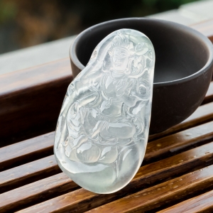 高冰种翡翠度母吊坠