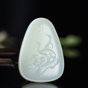 籽料和田白玉松鹤延年吊坠