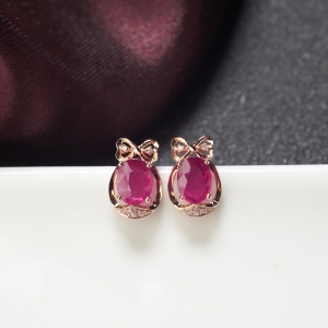 18K玫红碧玺耳钉