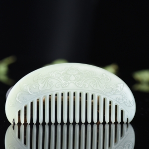 山料和田青白玉梳子