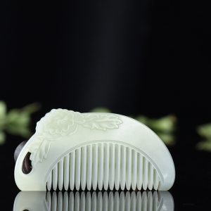 山料和田青白玉花开富贵梳子