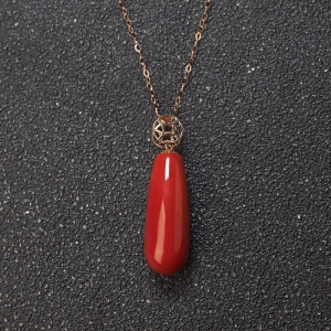 18K沙丁珊瑚水滴吊坠