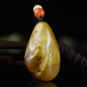 籽料和田玉鹅如意吊坠