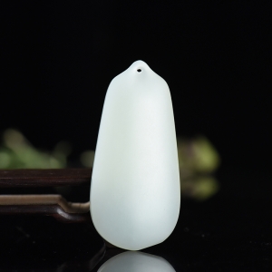 籽料和田白玉无事牌吊坠