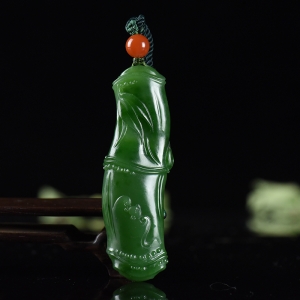 山料和田碧玉节节高吊坠