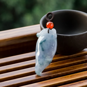 糯冰种紫罗兰翡翠福瓜吊坠