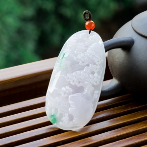 糯冰种春带彩翡翠山水意境吊坠