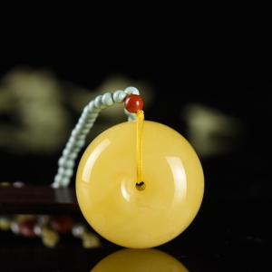 白花蜜蜜蜡平安扣吊坠