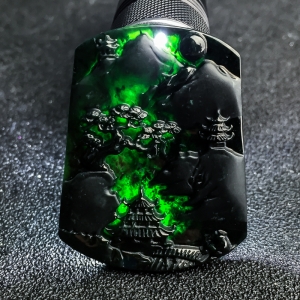 糯冰种墨翠望月怀远吊坠