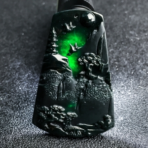 糯冰种墨翠望月怀远吊坠